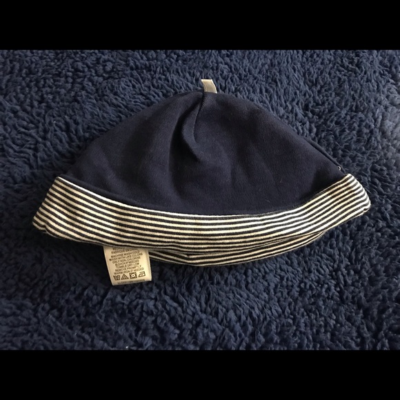 Navy blue hat - Picture 1 of 1